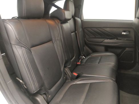 Used 2022 Mitsubishi Outlander LE image 19