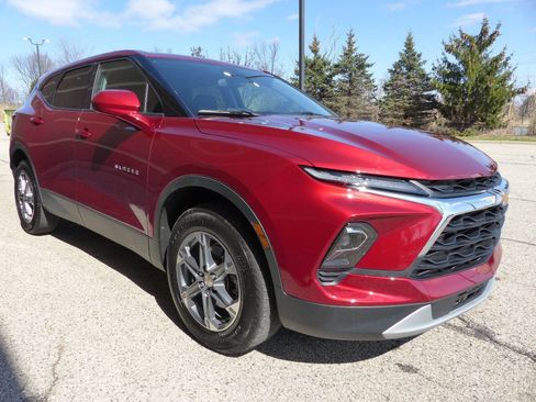 Used 2025 Chevrolet Blazer LT FWD image 12