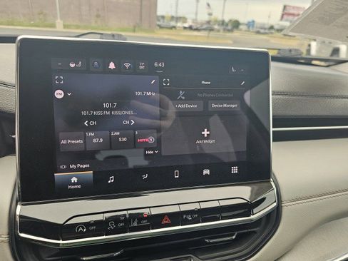 Used 2022 Jeep Compass Limited image 34