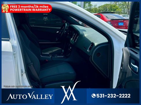 Used 2022 Dodge Charger SXT RWD image 17