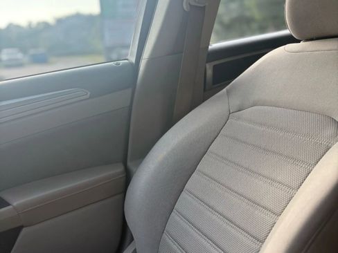 Used 2019 Ford Fusion SE image 20