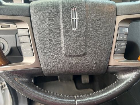Used 2012 Lincoln Navigator L 4WD image 20