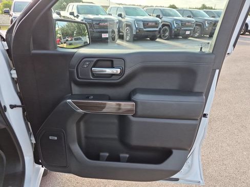 Used 2019 Chevrolet Silverado 1500 LT Trail Boss AWD/4WD image 37