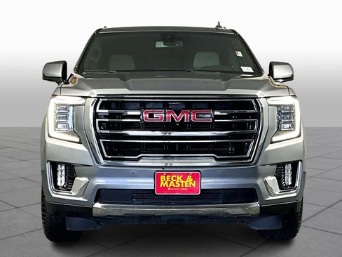 Used 2022 GMC Yukon SLT w/ SLT Luxury Package image 3