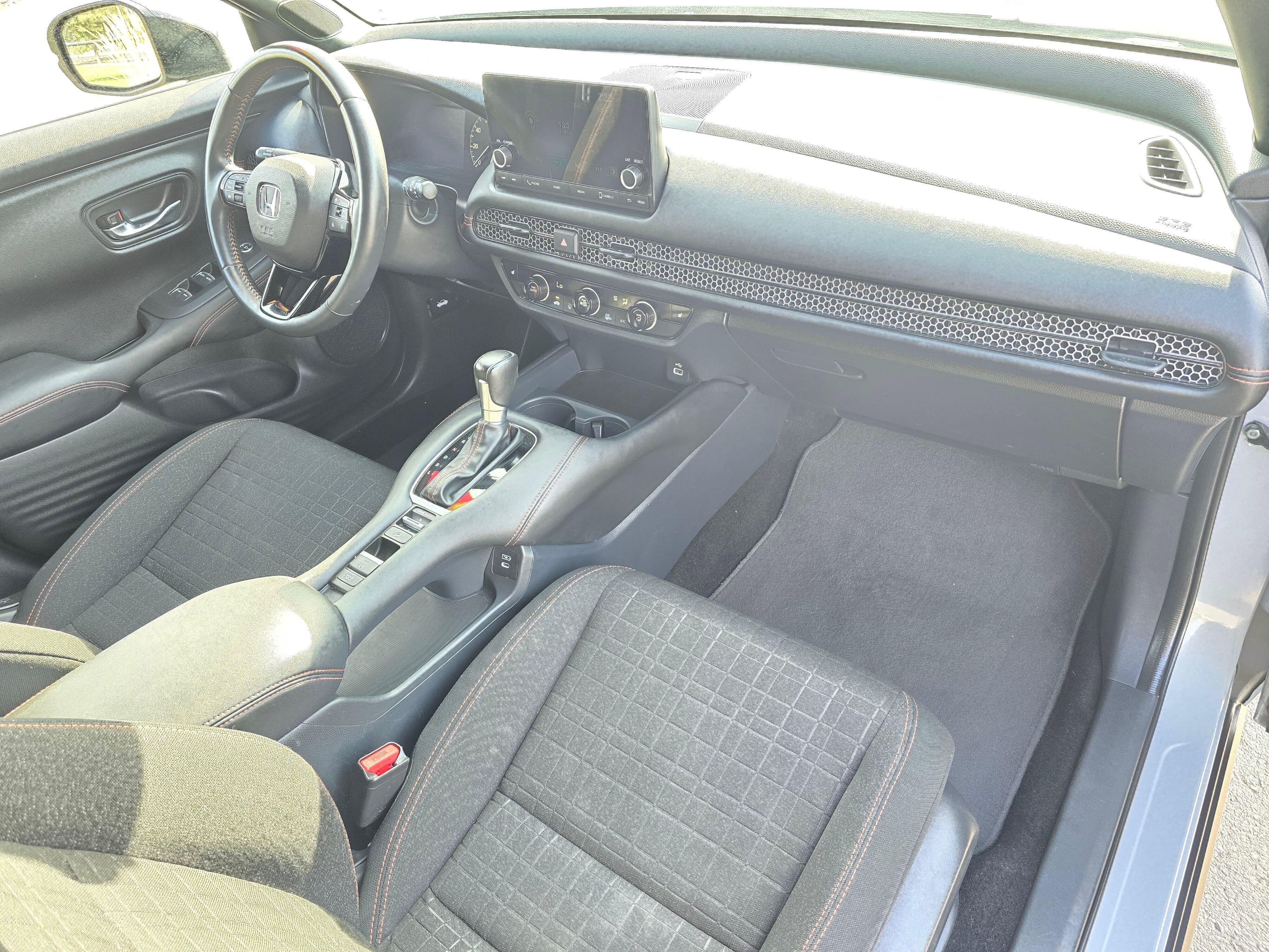 Used 2025 Honda HR-V Sport image 11