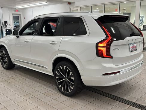 Used 2026 Volvo XC90 B6 Plus w/ Protection Package image 7