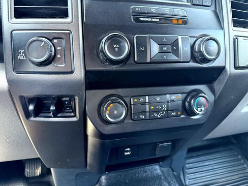 Used 2022 Ford F250 XL w/ Power Equipment Group image 28