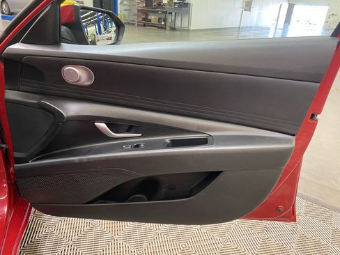 Used 2023 Hyundai Elantra SEL image 14