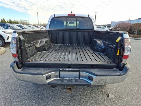 Used 2015 Toyota Tacoma 4x4 Access Cab V6 image 5