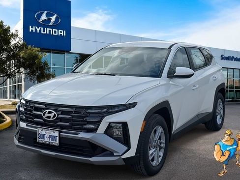 Certified 2026 Hyundai Tucson SE FWD image 1
