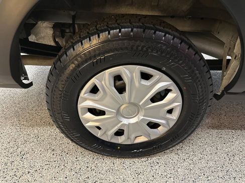 Used 2023 Ford Transit 350 XLT image 28