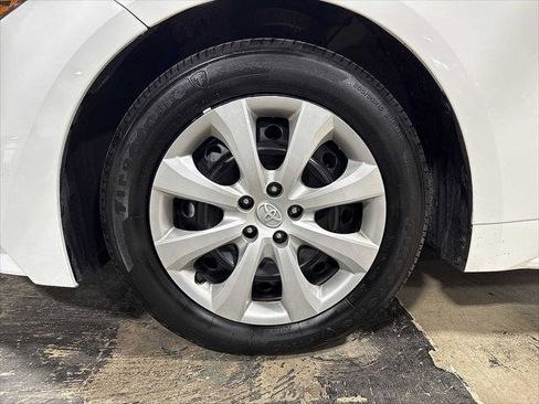 Certified 2025 Toyota Corolla LE image 10