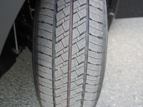 Used 2025 Toyota Prius LE image 27