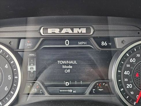 New 2026 RAM 1500 Express AWD/4WD image 11