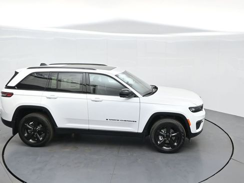 New 2025 Jeep Grand Cherokee Limited w/ Luxury Tech Group II image 55
