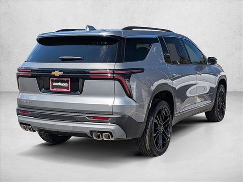 New 2026 Chevrolet Traverse LT FWD image 2