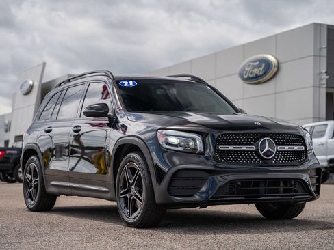 Used 2021 Mercedes-Benz GLB 250 4MATIC w/ AMG Line image 1
