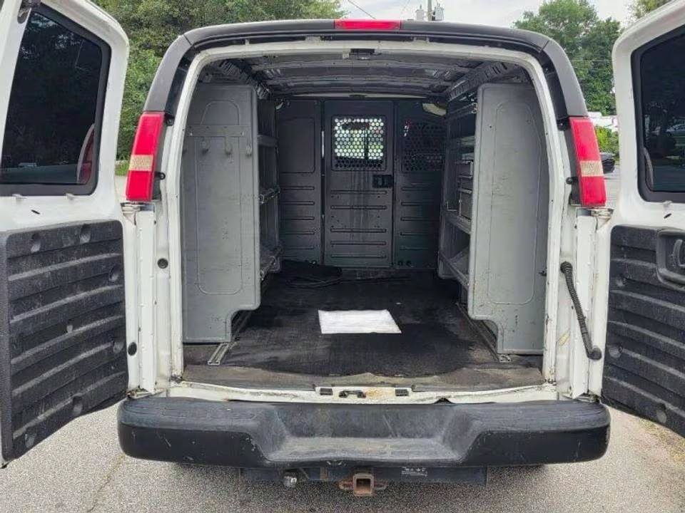 Used 2014 Chevrolet Express 3500 RWD image 10