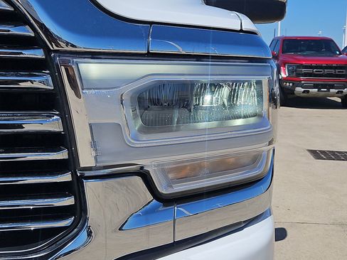 Used 2024 RAM 2500 Laramie AWD/4WD image 11