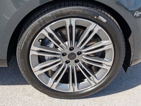 New 2026 Land Rover Range Rover Long Wheelbase SE AWD/4WD image 29