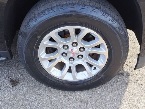 Used 2018 GMC Yukon XL SLE w/ Convenience Package image 4