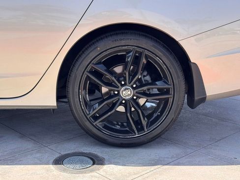 Used 2015 Honda Accord Sport image 10
