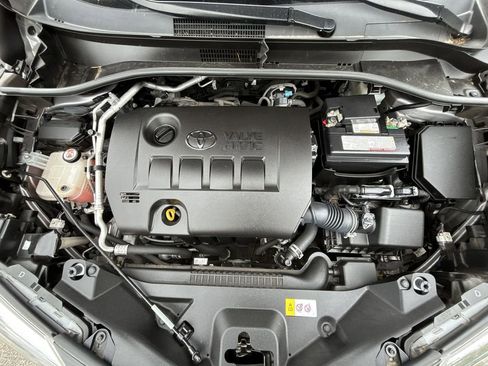 Used 2020 Toyota C-HR XLE FWD image 18