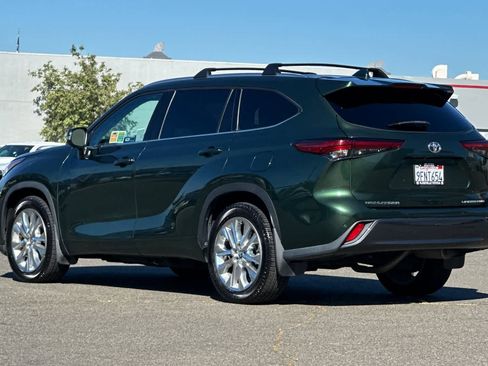 Used 2023 Toyota Highlander Limited image 7