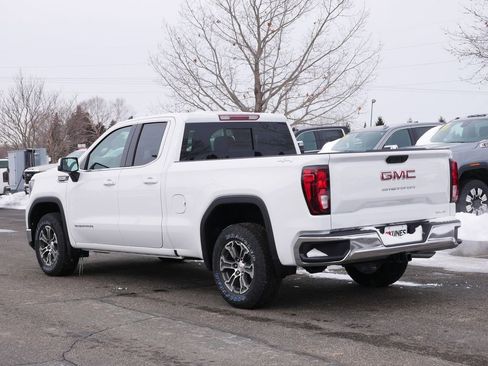 New 2026 GMC Sierra 1500 SLE w/ Preferred Package image 3