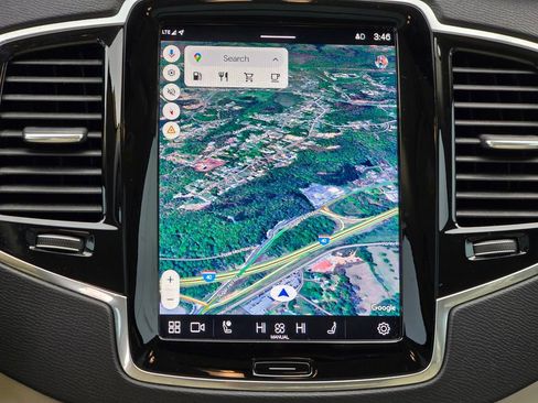 Used 2024 Volvo XC90 B6 Plus w/ Protection Package Premier image 8