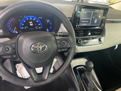 Used 2022 Toyota Corolla LE FWD image 8