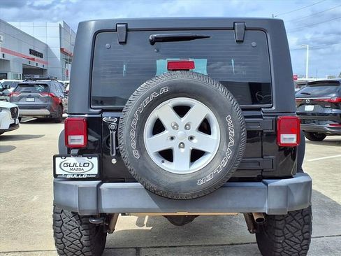 Used 2018 Jeep Wrangler Sport image 6