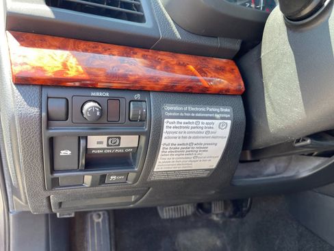 Used 2011 Subaru Outback 2.5i Limited w/ PWR Moonroof Pkg AWD/4WD image 28