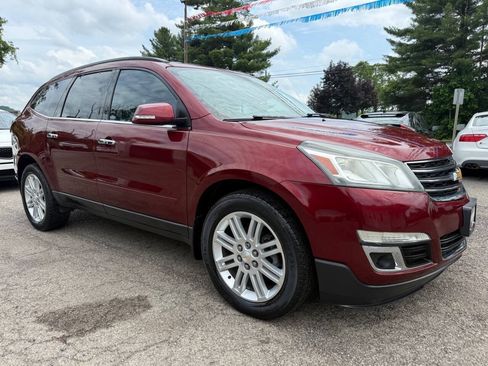 Used 2015 Chevrolet Traverse LT w/ Style and Technology Package AWD/4WD image 3