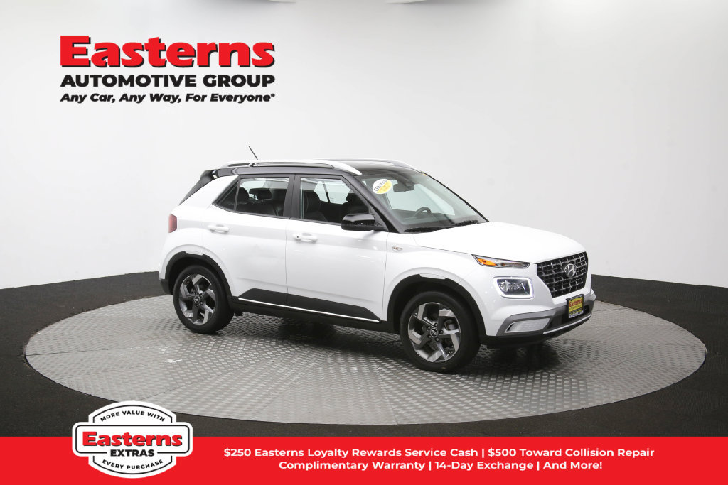 Used 2025 Hyundai Venue Limited FWD image 48