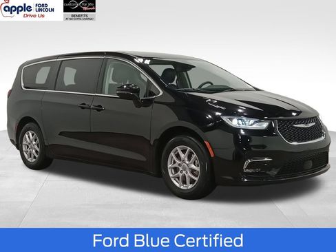 Used 2024 Chrysler Pacifica Touring-L FWD image 1