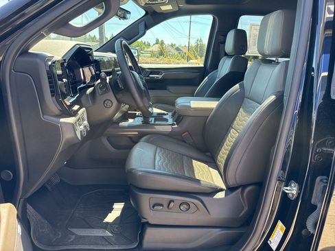 Used 2024 Chevrolet Silverado 1500 ZR2 w/ Technology Package image 6