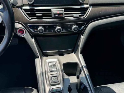 Used 2020 Honda Accord Touring image 13