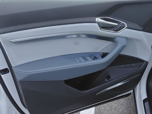 Used 2023 Audi e-tron Prestige w/ Prestige Package image 16