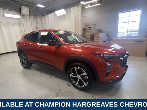 Used 2024 Chevrolet Trax RS w/ Driver Confidence Package FWD image 7