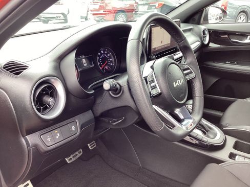 Used 2024 Kia Forte GT-Line w/ GT-Line Premium Package image 11