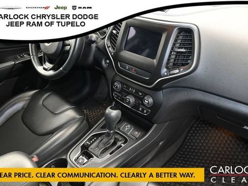 Used 2020 Jeep Cherokee Latitude Plus FWD image 36