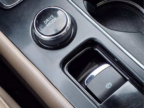 Used 2021 Lincoln Corsair Reserve FWD image 20