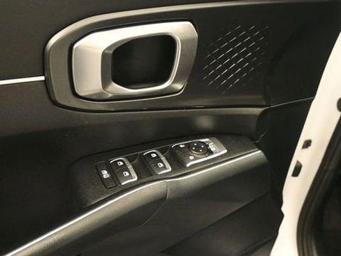 Used 2022 Kia Sorento S w/ Panoramic Sunroof Package FWD image 13