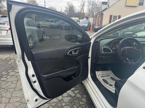Used 2016 Chrysler 200 Limited image 24