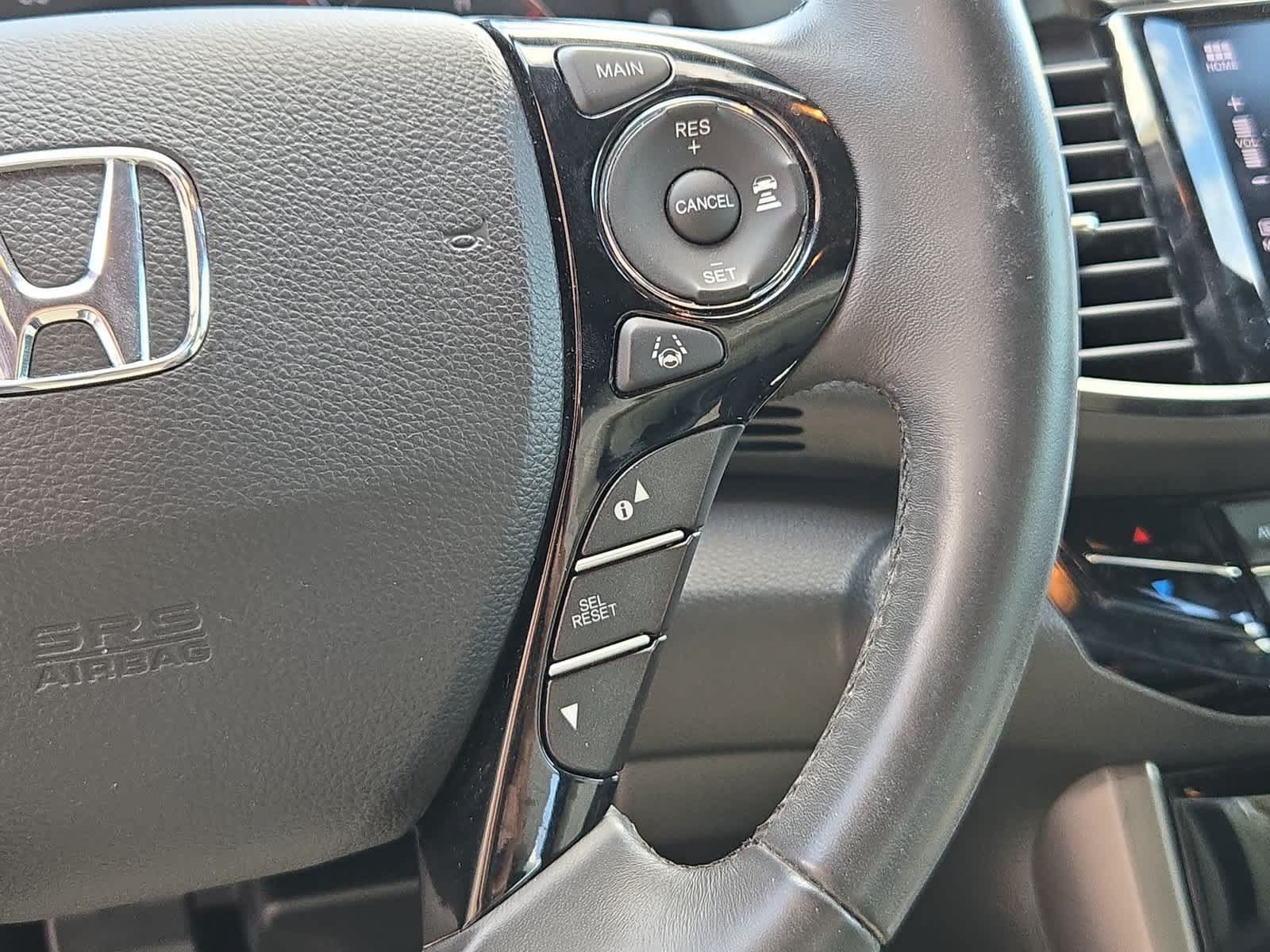 Used 2016 Honda Accord Touring image 25