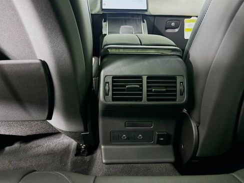 New 2026 Land Rover Range Rover Velar Dynamic SE image 24