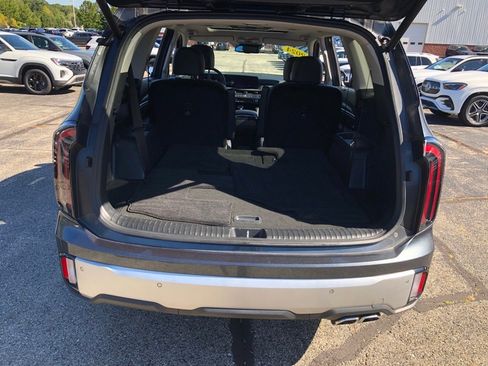 Used 2024 Kia Telluride EX w/ EX Captain's Chair Package image 40
