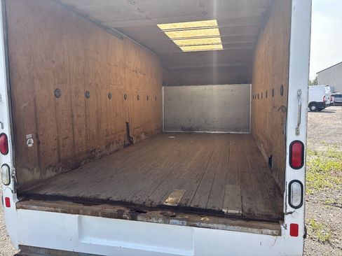 Used 2014 Chevrolet Express 3500 Extended RWD image 8