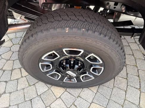 New 2026 Ford F350 Platinum w/ FX4 Off-Road Package AWD/4WD image 17